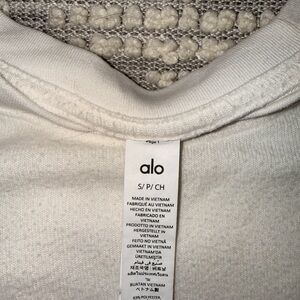 ALO Yoga Women's White SoHo Pullover